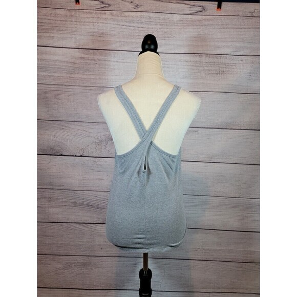 UNDERARMOUR Heat Gear Tank Top Bundle Grey and Black Size Small - Picture 11 of 12